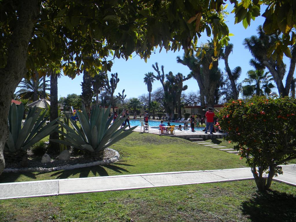 Hotel Las Palmas Midway Inn Matehuala Dış mekan fotoğraf